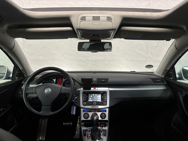 Volkswagen Passat Variant 3.2 V6 Highline 4M – Massage – Cruisecontrol – Panoramadak – Stoelverwarming foto 12