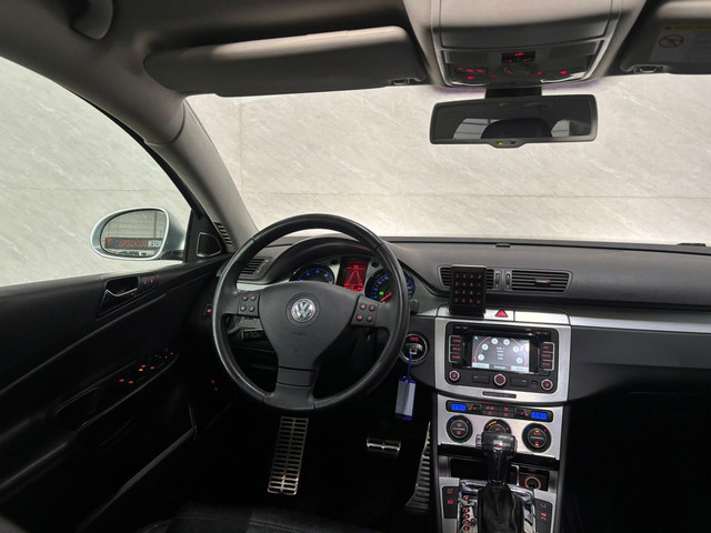 Volkswagen Passat Variant 3.2 V6 Highline 4M – Massage – Cruisecontrol – Panoramadak – Stoelverwarming foto 14