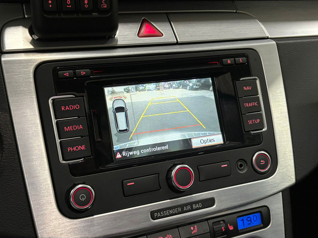 Volkswagen Passat Variant 3.2 V6 Highline 4M – Massage – Cruisecontrol – Panoramadak – Stoelverwarming foto 18