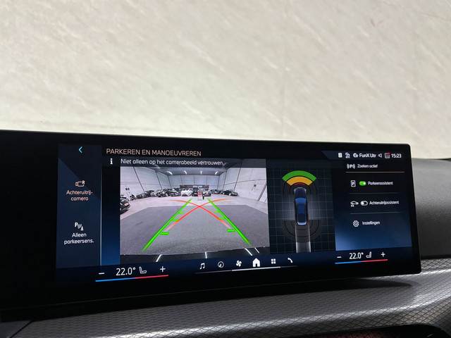 BMW 3 Serie Touring 330i Business Line M Sport Camera foto 16