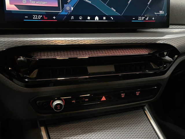 BMW 3 Serie Touring 330i Business Line M Sport Camera foto 19