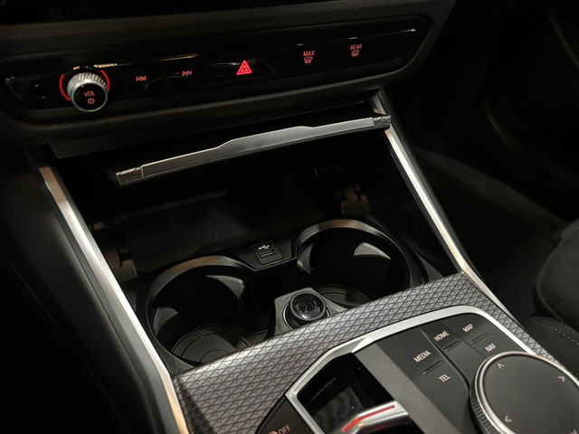 BMW 3 Serie Touring 330i Business Line M Sport Camera foto 21