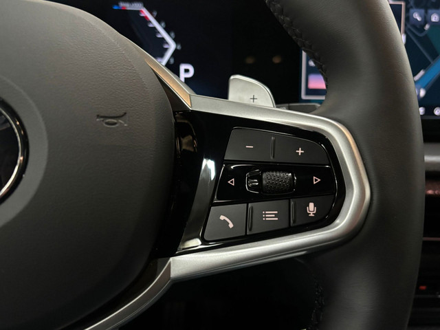 BMW 3 Serie Touring 330i Business Line M Sport Camera foto 23