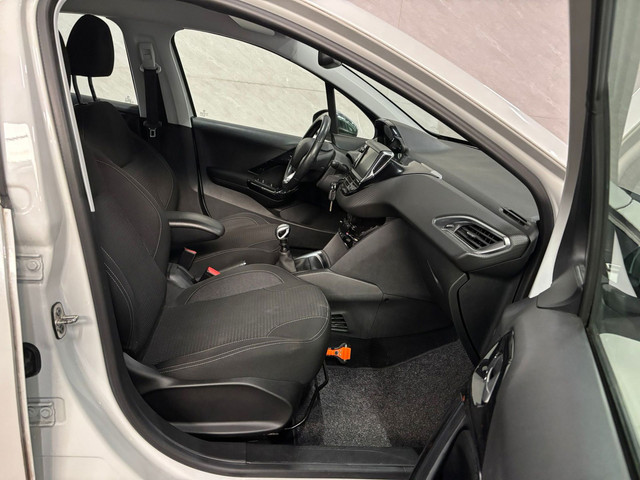 Peugeot 208 1.2 PureTech Blue Lease Allure Nap Km! Navi foto 10