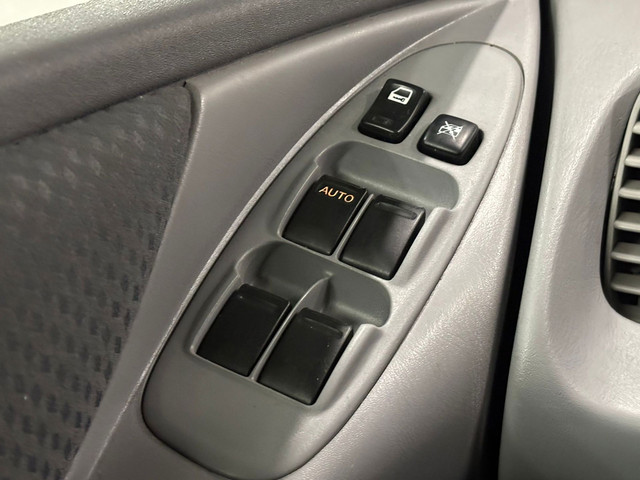 Nissan Almera Tino 1.8 Acenta – Automaat – Navi – Airco foto 24