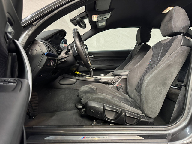 BMW 2 Serie Coupé M235i M-Perfomance Keyless Alcantarta foto 10