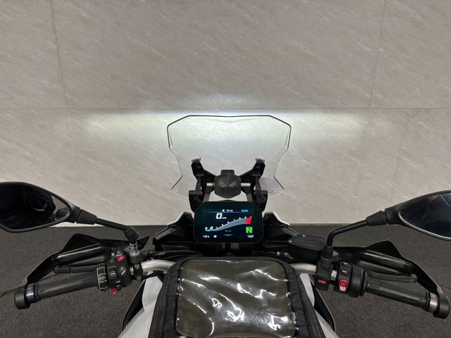 BMW  Tour F 900 XR – Navigatie – Cruise control – Kofferset – Dealer onderhouden! foto 9