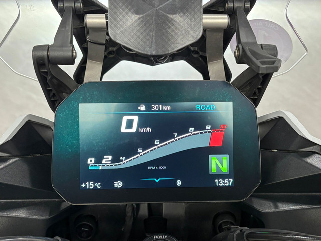 BMW  Tour F 900 XR – Navigatie – Cruise control – Kofferset – Dealer onderhouden! foto 10